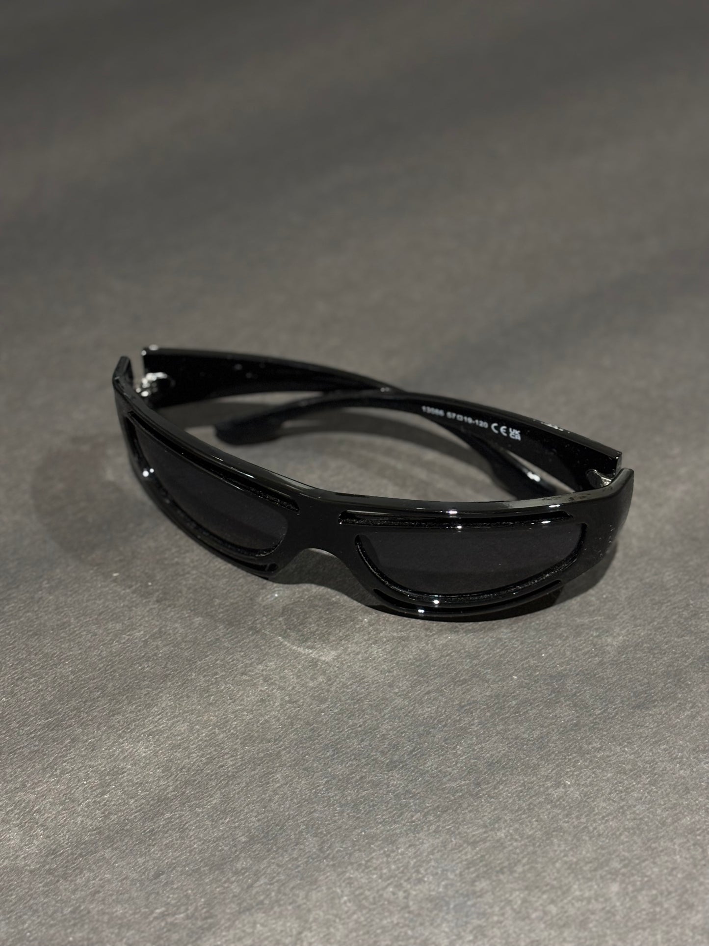 Black y2k glass