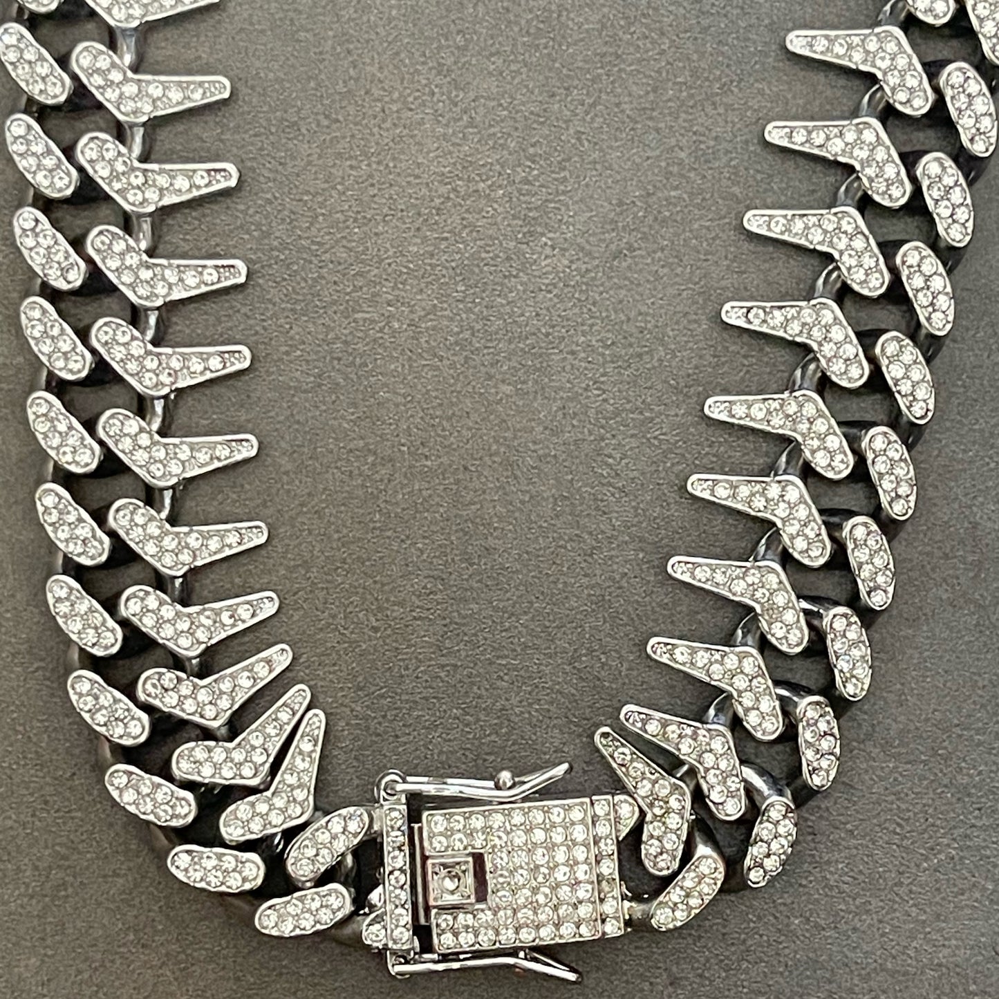 chunky boomerang necklace (stoned)