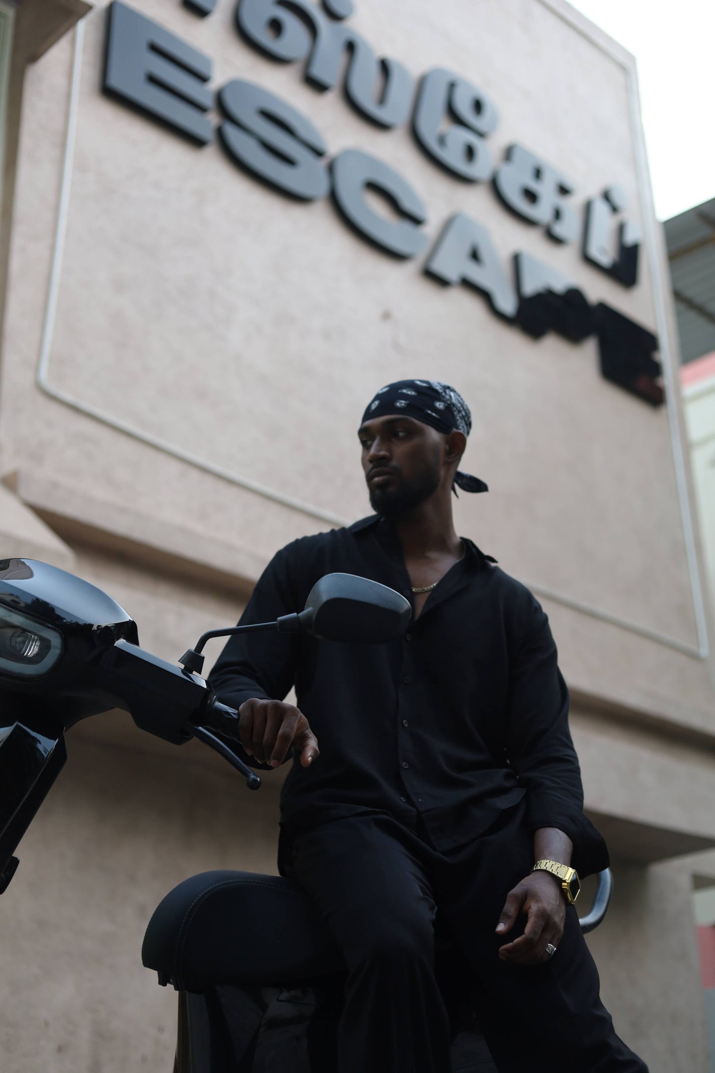 BLACK LINEN SHIRT