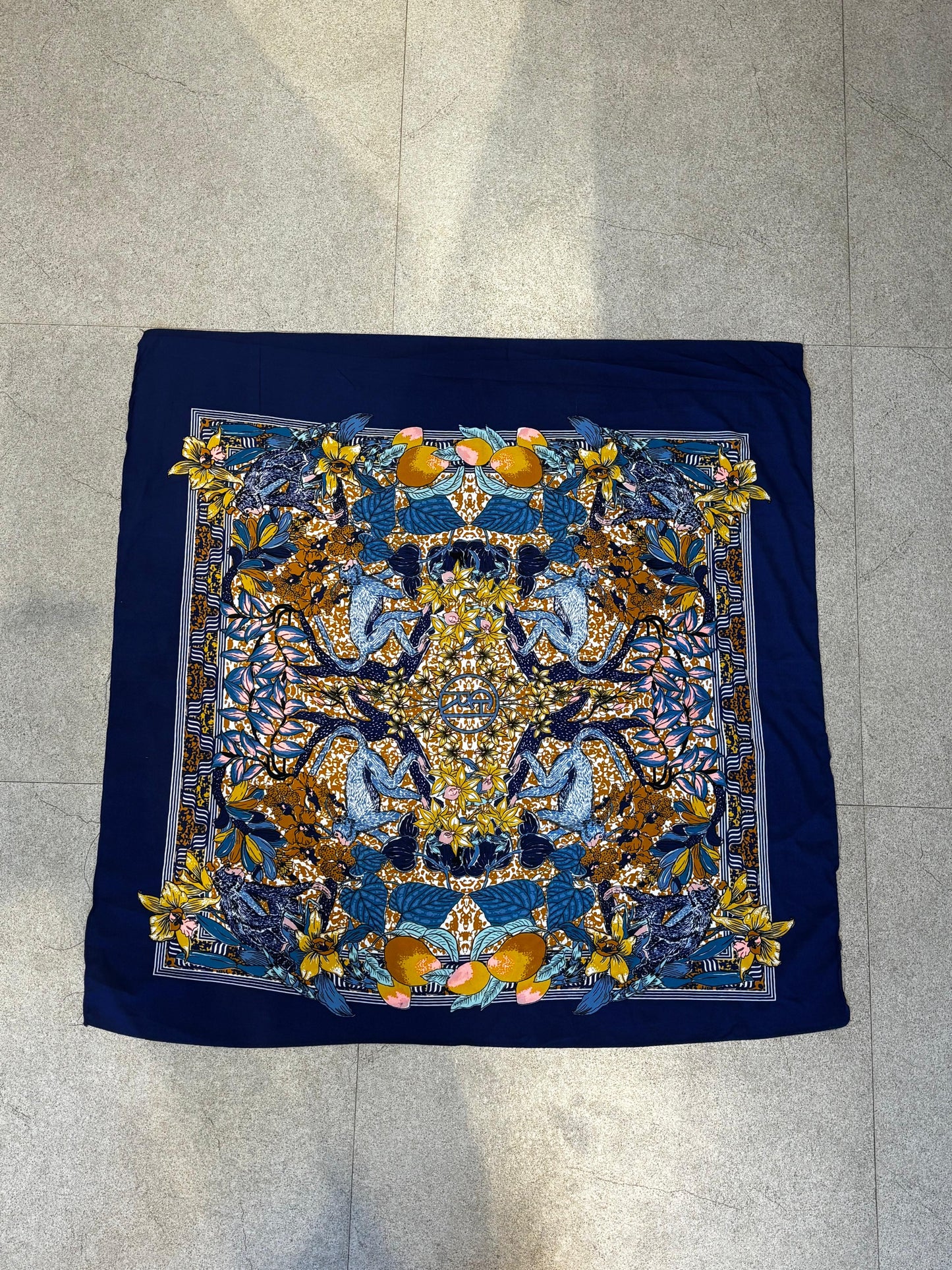 ROYAL EDEN SCARF