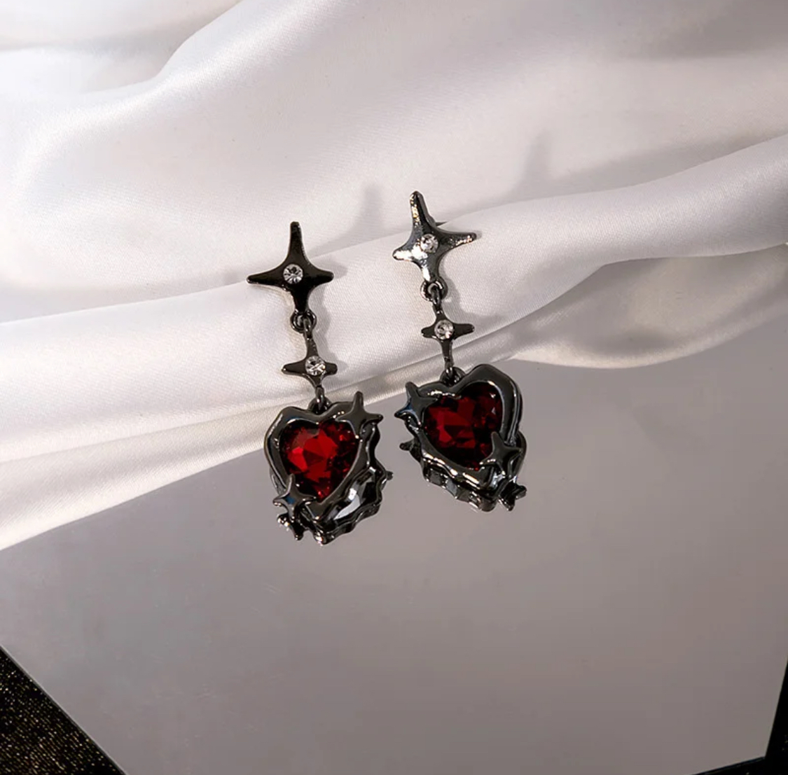 Black and red heart & star earing