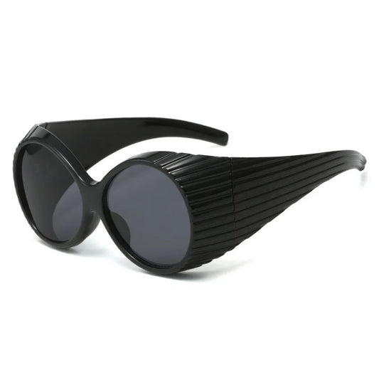 ROUND BLACK FRAME SUNGLASSES