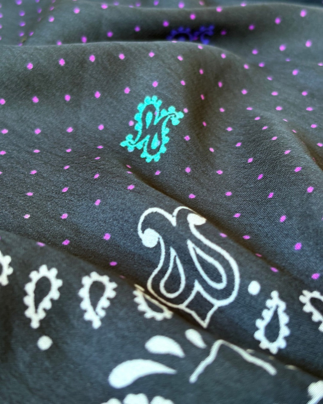 THE NOIR BANDANA SCARF