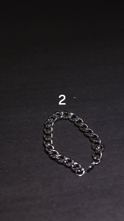 Stainless steel linked bracelet