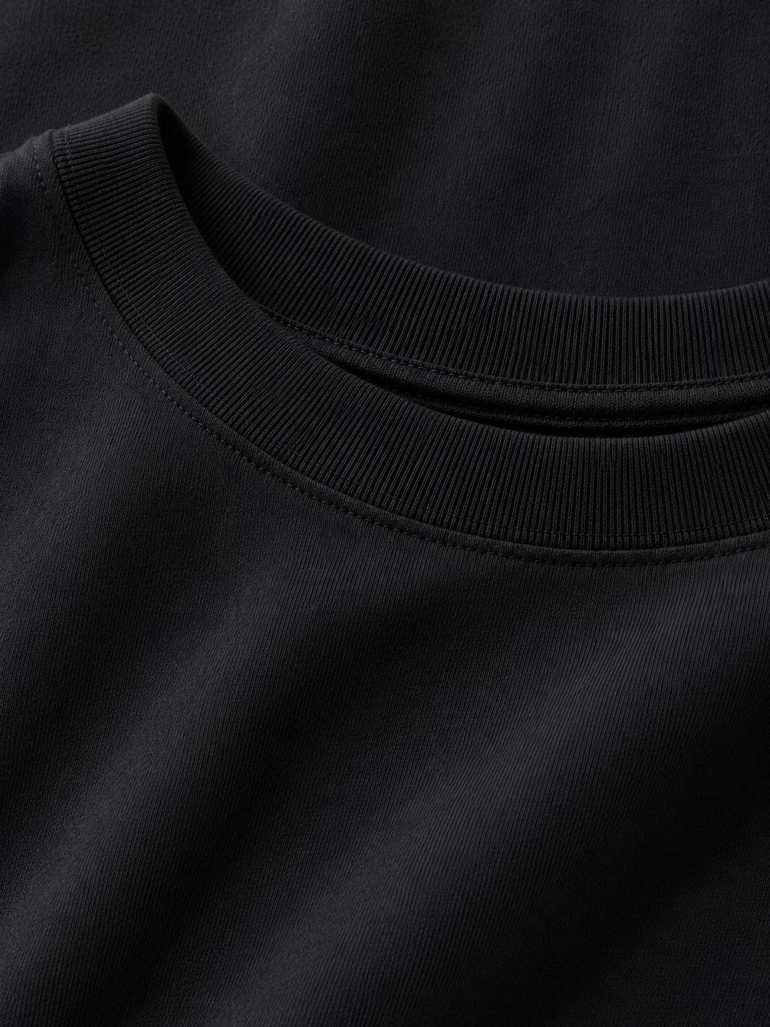 ESCAPE ESSENTIAL BLACK BOXY TEE